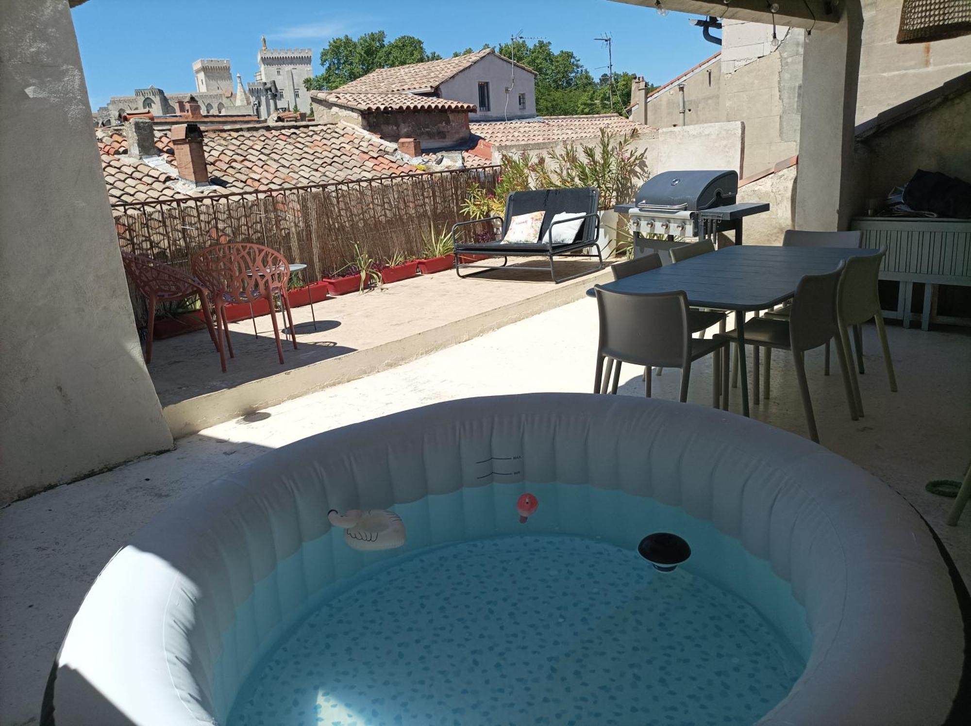 Maison Intra Muros, Terrasses Avec Vue Jaccuzzi Et Garage 亞維農 客房 照片