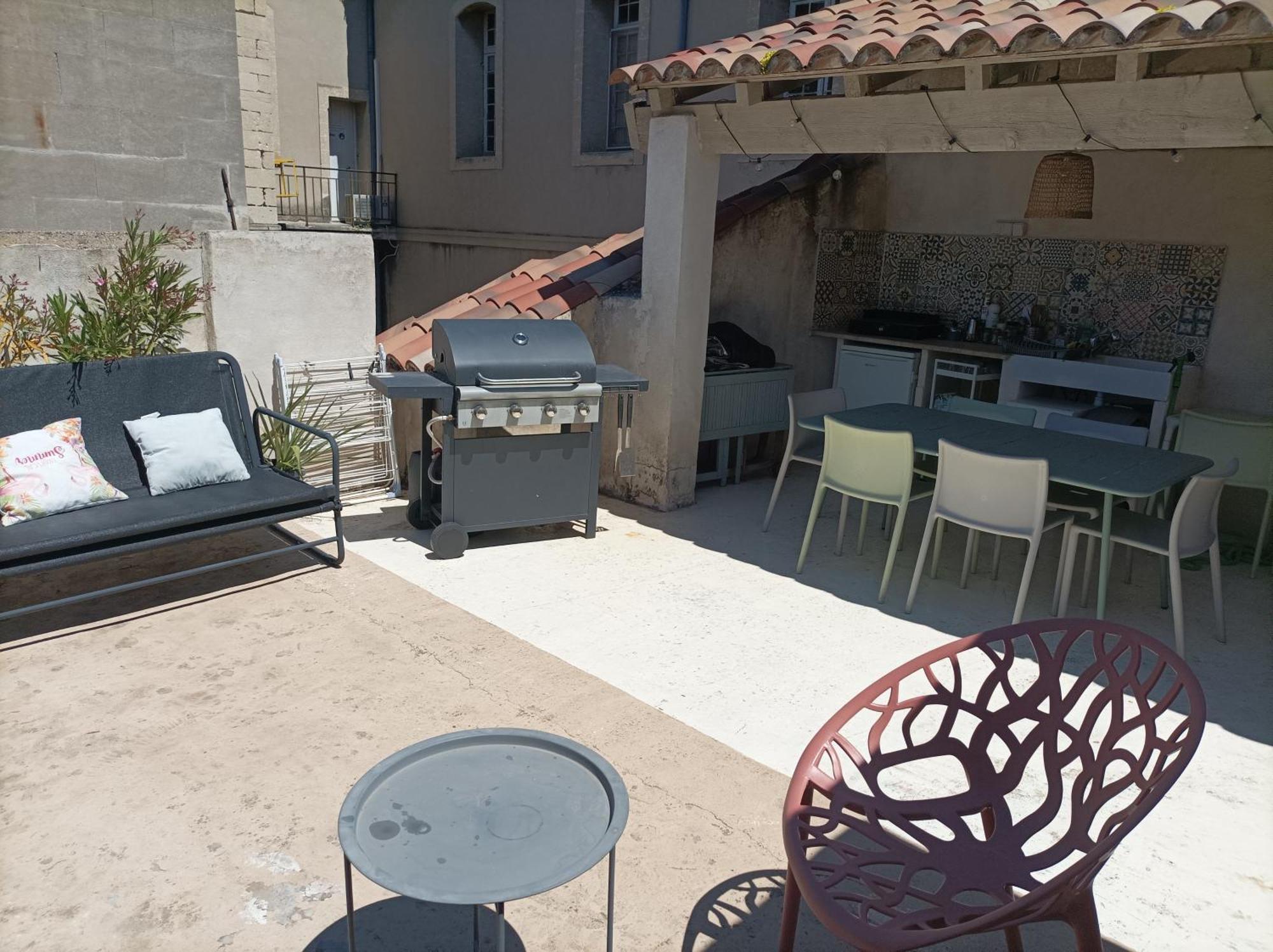 Maison Intra Muros, Terrasses Avec Vue Jaccuzzi Et Garage 亞維農 客房 照片